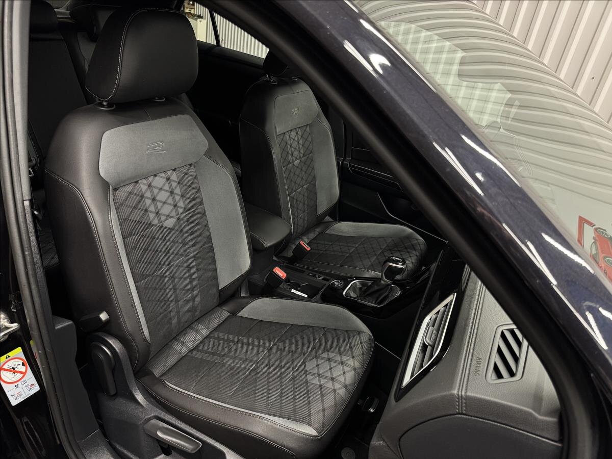 Volkswagen T-Roc SUV 2,0 l 140 kw