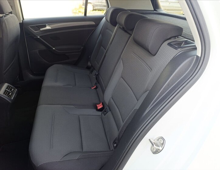 Volkswagen Golf Hatchback 1,5 l 96 kw