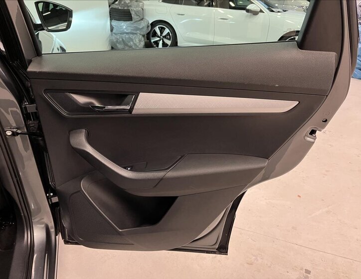 Škoda Karoq SUV 1,5 l 110 kw