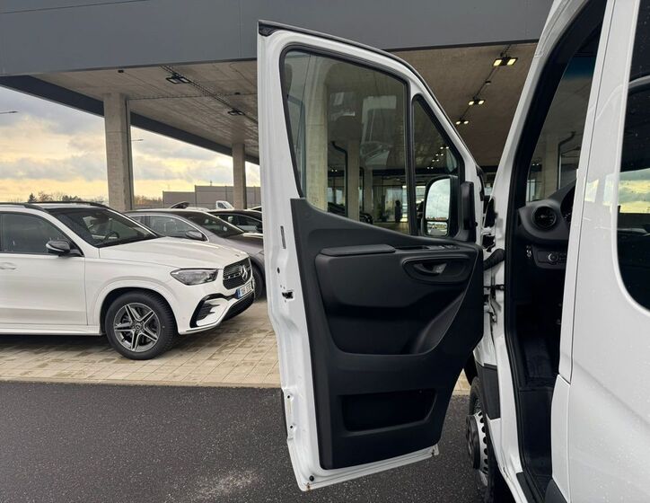 Mercedes-Benz Sprinter 9