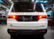Jeep Grand Wagoneer 5