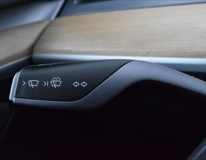 Tesla Model Y SUV / Terénní 0,0 378 kw