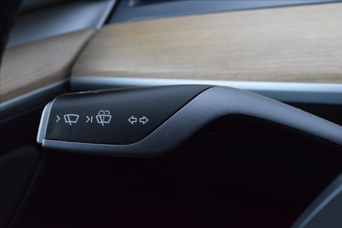 Tesla Model Y SUV / Terénní 0,0 378 kw