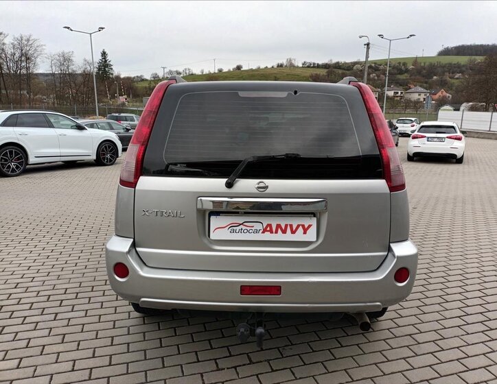 Nissan X-Trail SUV / Terénní 2,5 l 121 kw