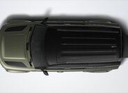 Land Rover Defender 4