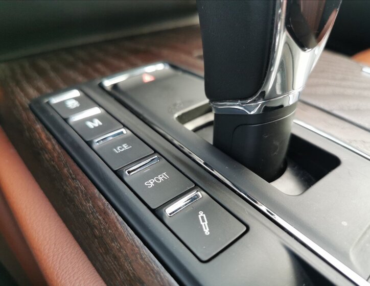 Maserati Quattroporte Sedan / Limuzína 3,0 l 202 kw