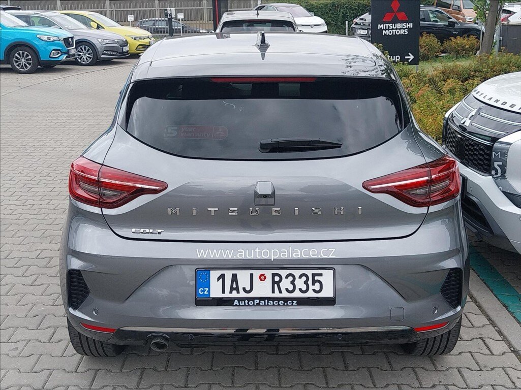 Mitsubishi Colt Hatchback 999,0 67 kw