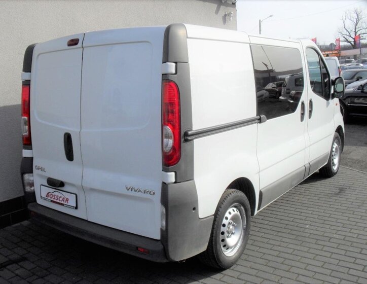 Opel Vivaro 6