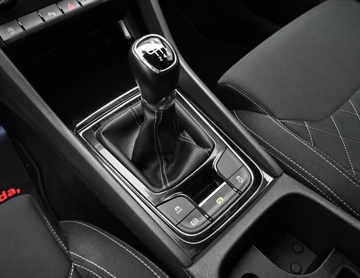 Škoda Karoq SUV 1,5 l 110 kw