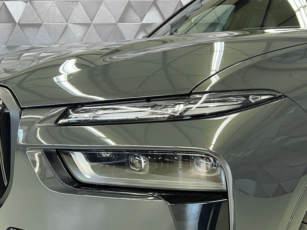 BMW X7 SUV / Terénní 4,4 l 390 kw