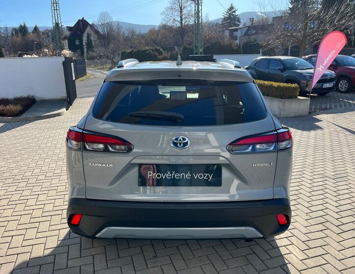 Toyota Corolla Cross SUV / Terénní 2,0 l 112 kw