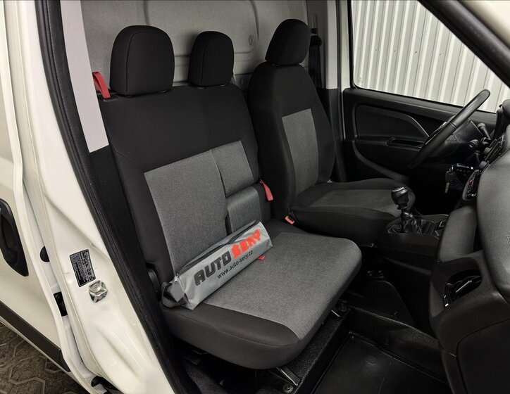 Fiat Dobló cargo Ostatní 1,4 l 88 kw