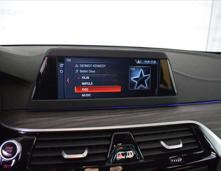 BMW Řada 5 Kombi 3,0 l 195 kw