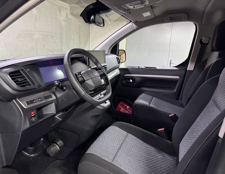 Toyota ProAce Verso 9