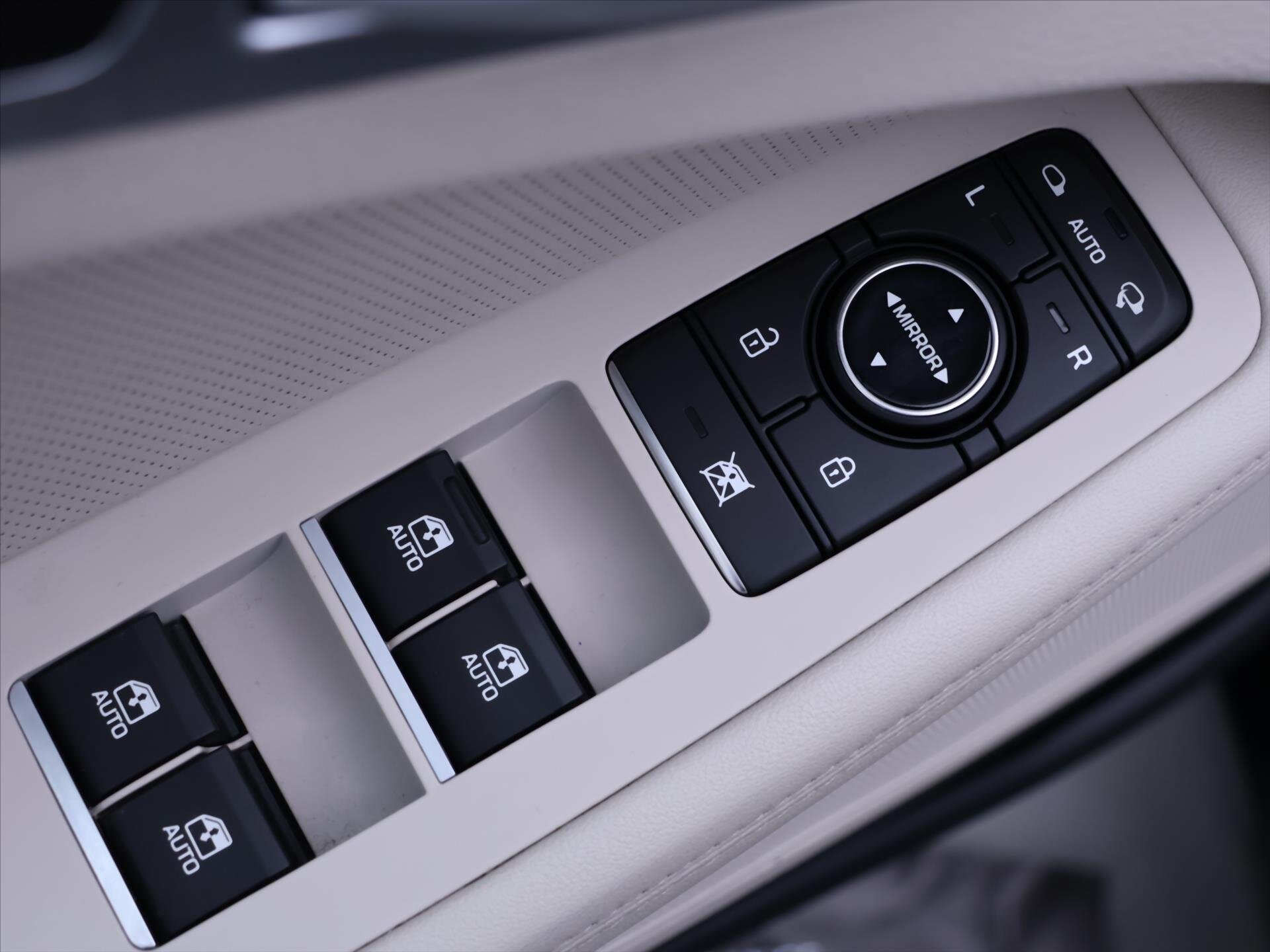 Hyundai Genesis Sedan 3,8 l 232 kw