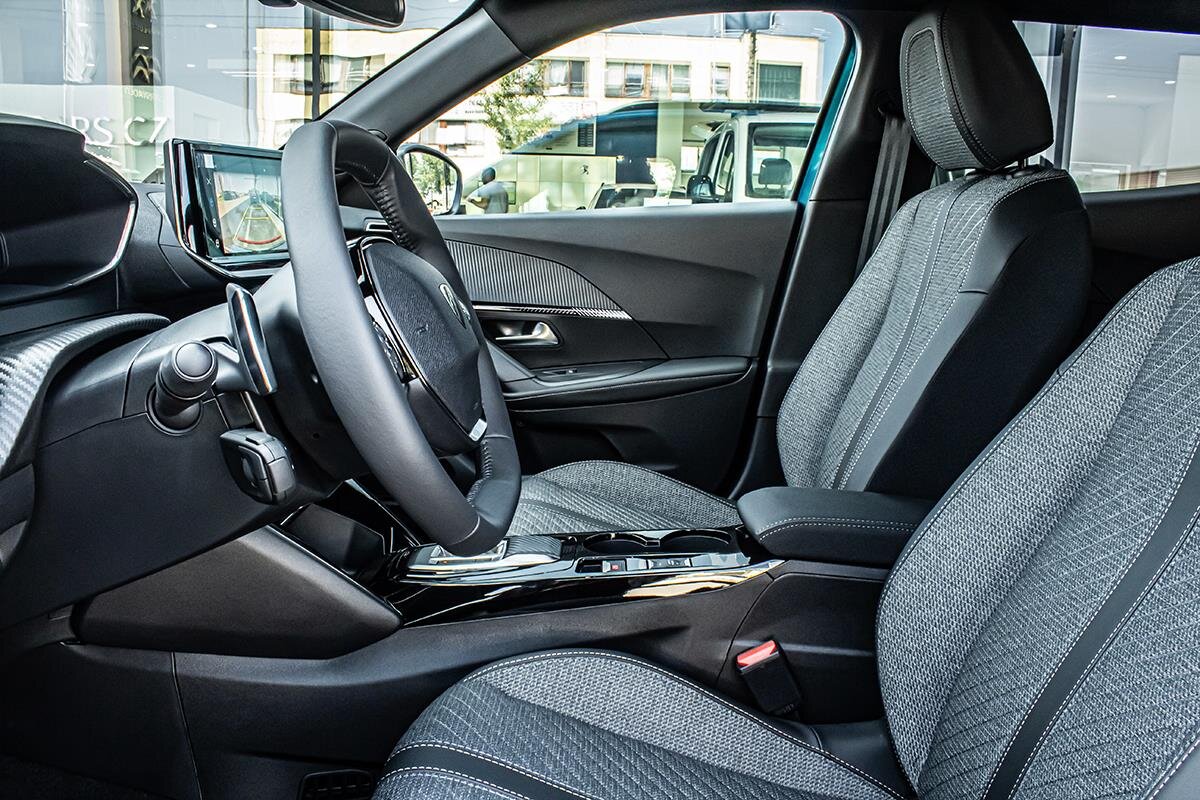 Peugeot 2008 SUV 1,2 l 0