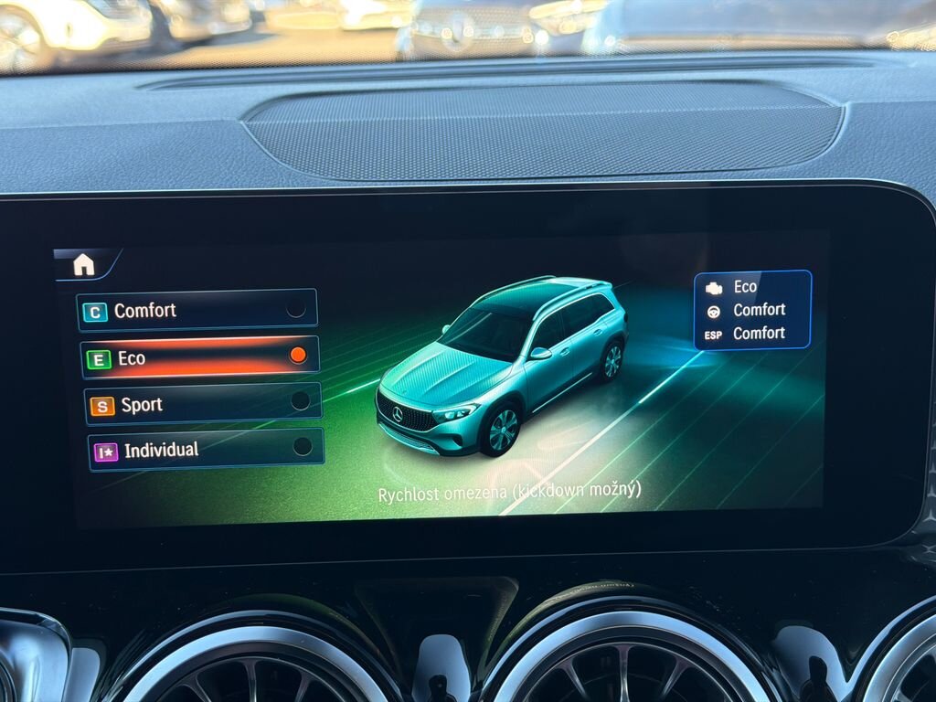 Mercedes-Benz EQB SUV / Terénní 0,0 140 kw