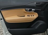 Volvo XC90 SUV / Terénní 2,0 l 220 kw