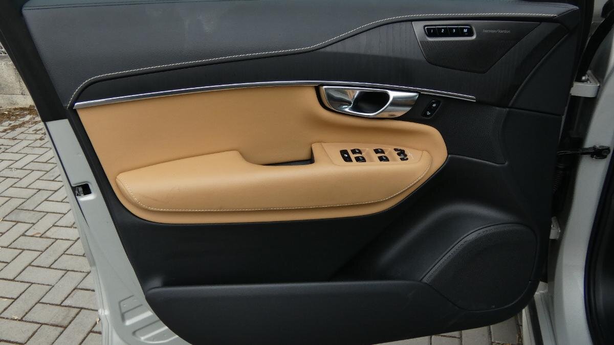 Volvo XC90 SUV / Terénní 2,0 l 220 kw
