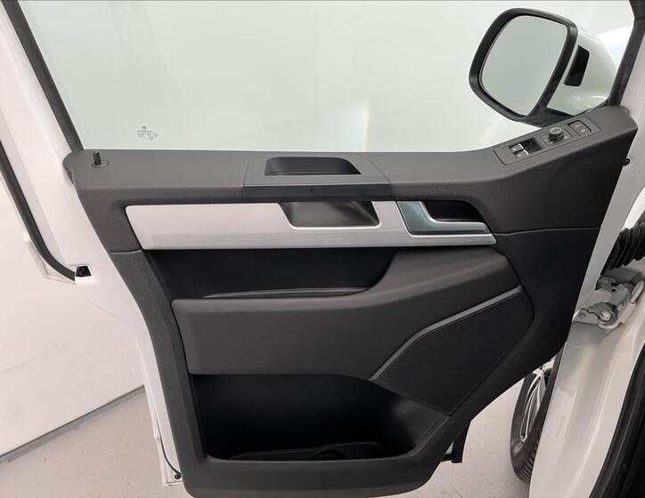 Volkswagen Multivan 30