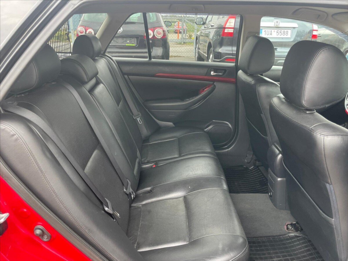 Toyota Avensis Kombi 2,0 l 93 kw