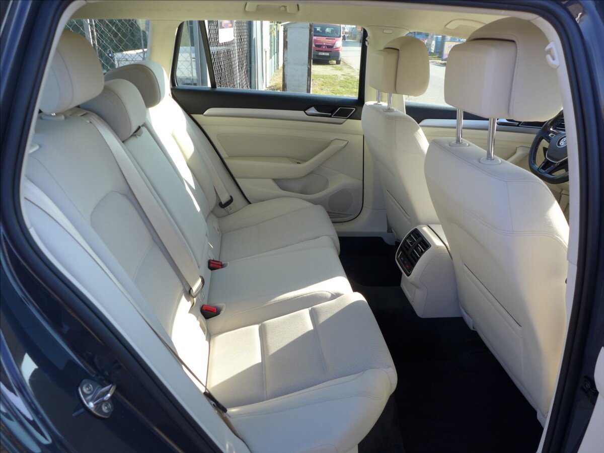 Volkswagen Passat Kombi 1,6 l 88 kw