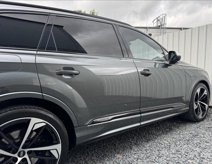 Audi SQ7 Kombi 4,0 l 320 kw