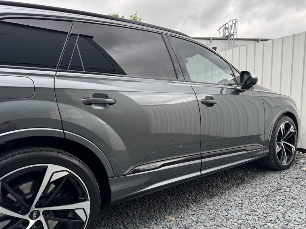 Audi SQ7 Kombi 4,0 l 320 kw