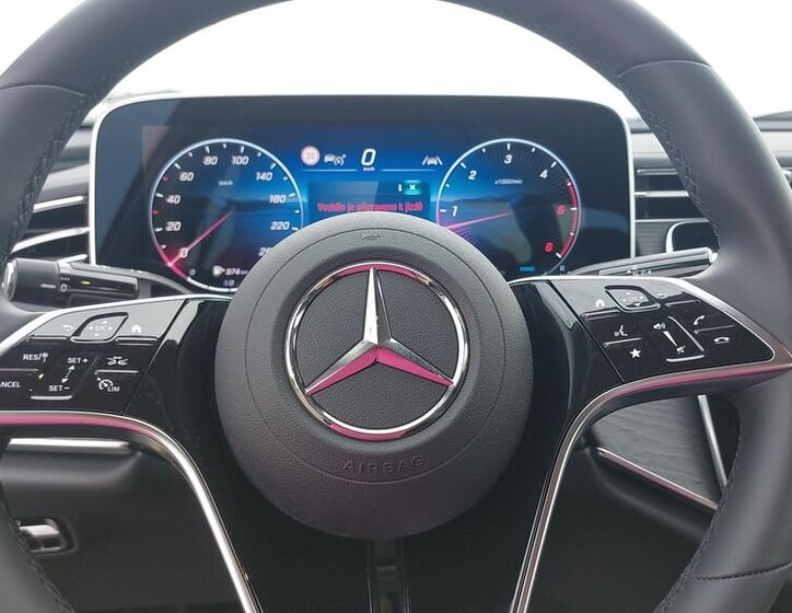 Mercedes-Benz Třídy E Sedan / Limuzína 2,0 l 145 kw