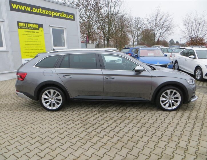 Škoda Superb 10