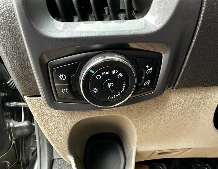 Ford Tourneo Custom Ostatní 2,0 l 96 kw