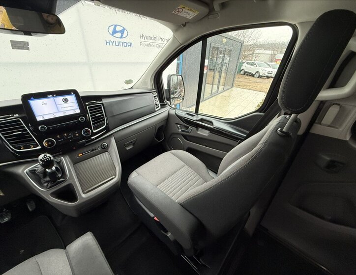 Ford Tourneo Custom MPV 2,0 l 125 kw