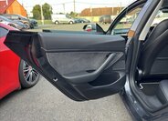 Tesla Model 3 Ostatní 0,0 239 kw