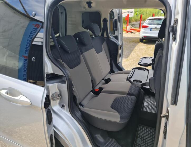 Ford Tourneo Courier 15