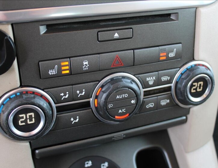 Land Rover Discovery SUV / Terénní 3,0 l 155 kw