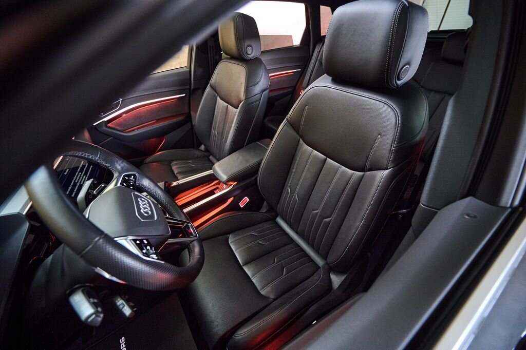 Audi e-tron SUV / Terénní 0,0 300 kw