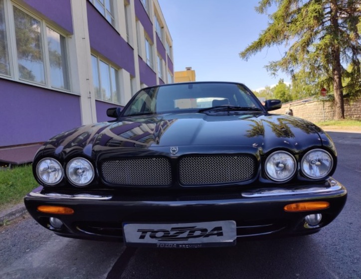 Jaguar XJR 7