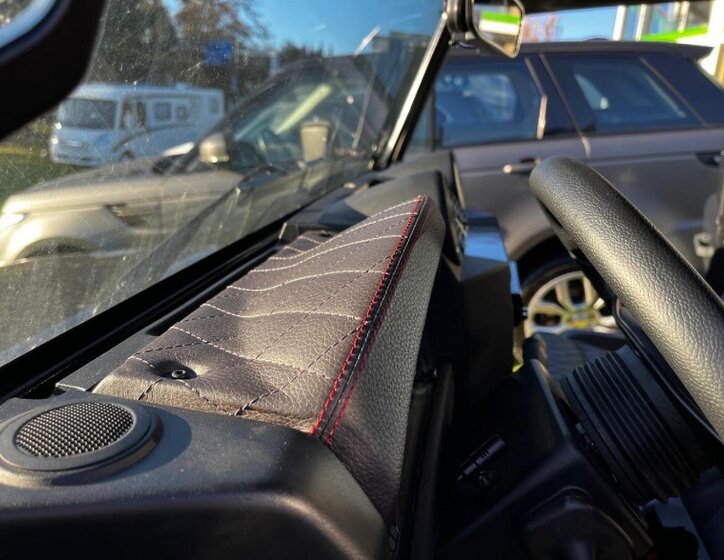 Land Rover Defender SUV / Terénní 2,2 l 90 kw