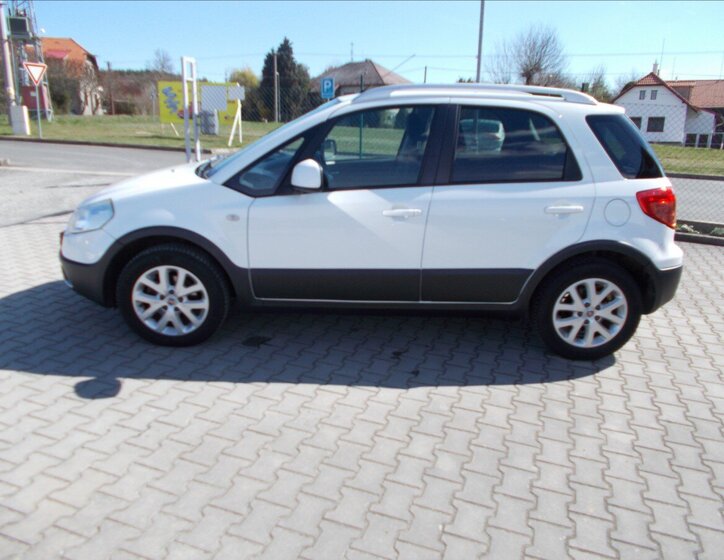 Fiat Sedici Hatchback 1,6 l 88 kw