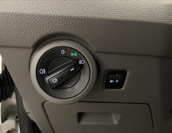 Volkswagen Transporter Kombi 2,0 l 81 kw