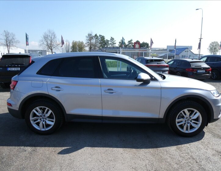 Audi Q5 SUV / Terénní 2,0 l 120 kw