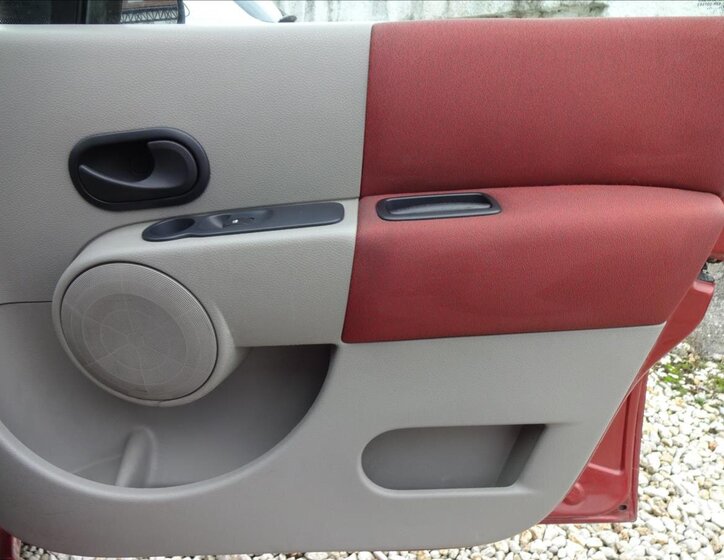 Renault Modus Kombi 1,1 l 55 kw