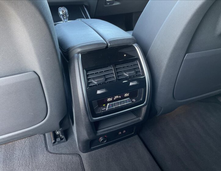 BMW X7 SUV / Terénní 3,0 l 195 kw