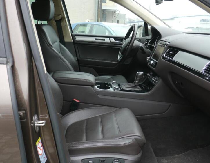 Volkswagen Touareg 13