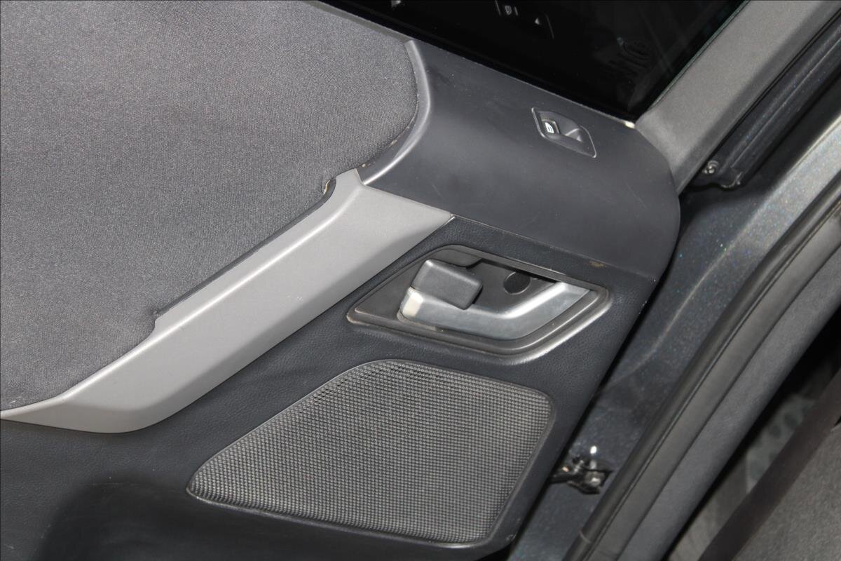 Land Rover Freelander SUV / Terénní 2,2 l 112 kw