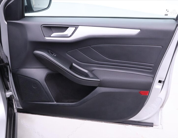 Ford Focus Kombi 999,0 92 kw