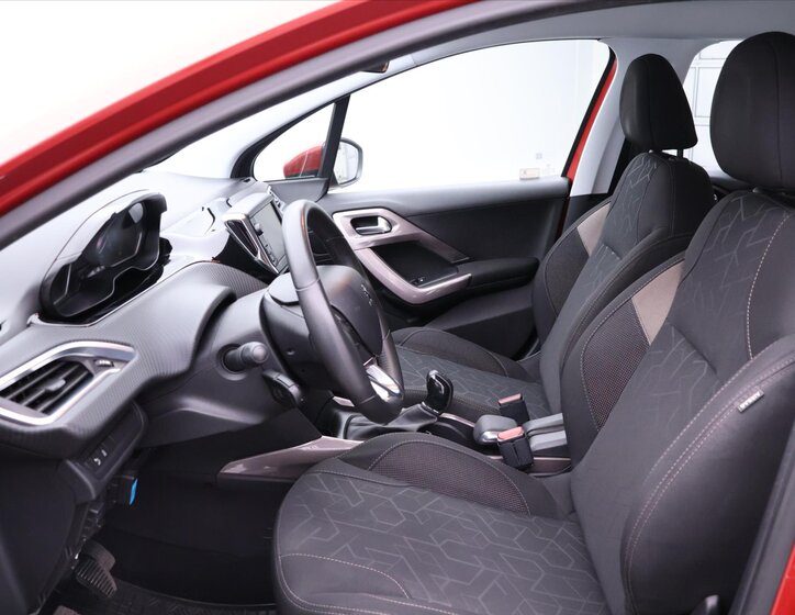 Peugeot 2008 MPV 1,2 l 60 kw