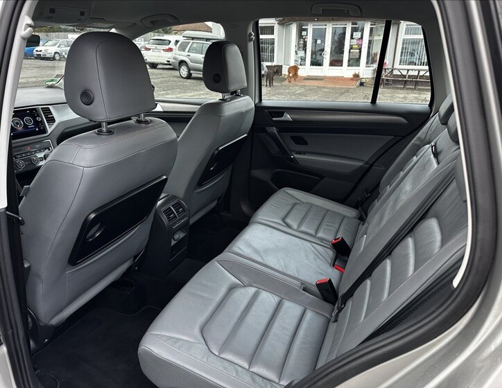 Volkswagen Golf Sportsvan Hatchback 1,5 l 110 kw