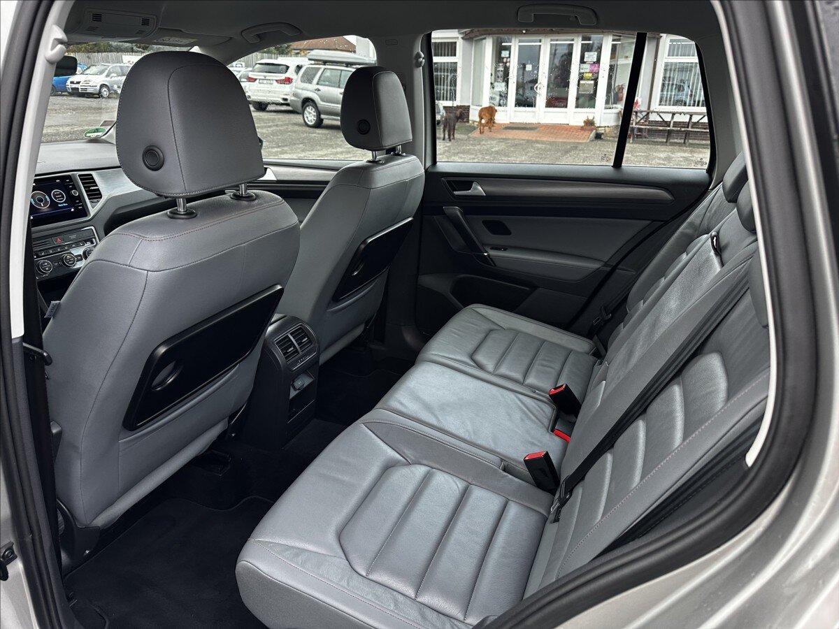 Volkswagen Golf Sportsvan Hatchback 1,5 l 110 kw