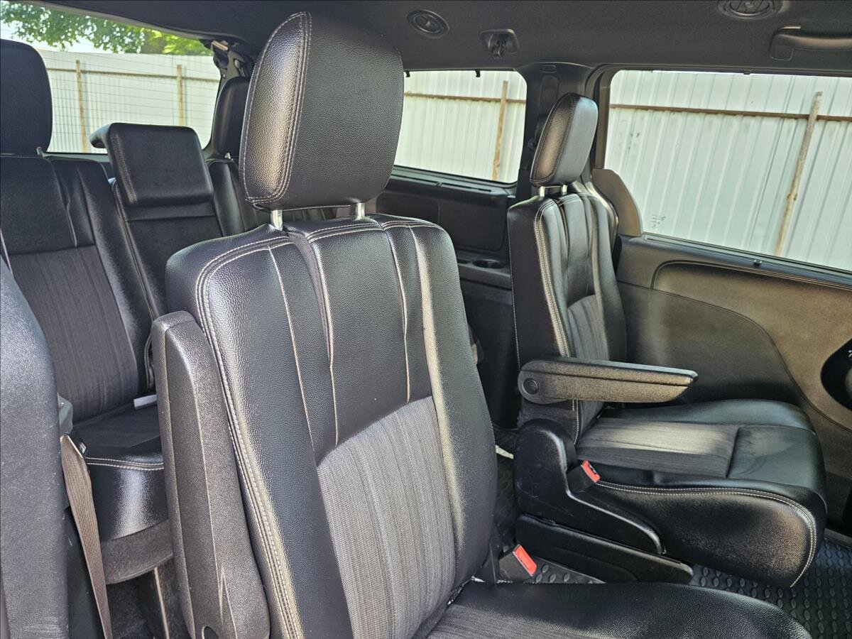 Lancia Voyager MPV 2,8 l 130 kw